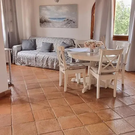 Apartment Q *
